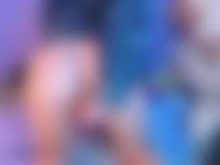 ElaSalvatore's Live Sex Cam Show