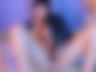 ElaSalvatore's Live Sex Cam Show