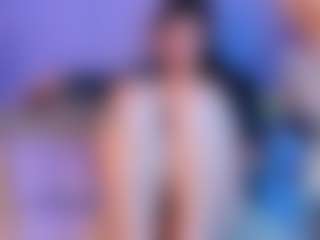 ElaSalvatore's Live Sex Cam Show