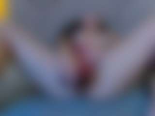 ElaSalvatore's Live Sex Cam Show