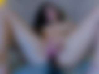 ElaSalvatore's Live Sex Cam Show