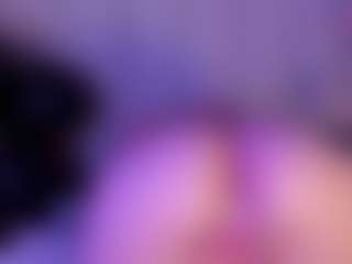 ElaSalvatore's Live Sex Cam Show