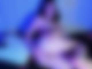 ElaSalvatore's Live Sex Cam Show