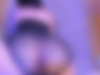 ElaSalvatore's Live Sex Cam Show