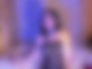 ElaSalvatore's Live Sex Cam Show