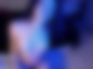 ElaSalvatore's Live Sex Cam Show