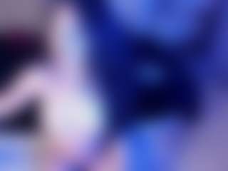 ElaSalvatore's Live Sex Cam Show