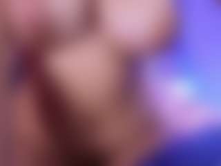 Live cam show with celeste-moonxx - Double Penetration on Camsoda