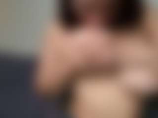 OnlyKira's Live Sex Cam Show