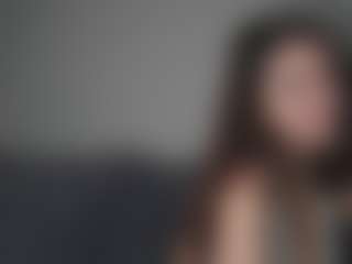 Live cam show with OnlyKira - Fingers on Camsoda