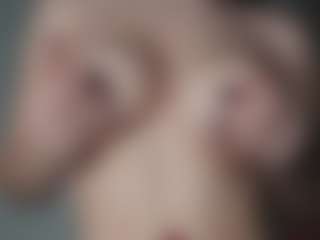 OnlyKira's Live Sex Cam Show
