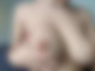 OnlyKira's Live Sex Cam Show