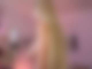 Live cam show with Sonia-Jones - Blue Eyes on SxyPornLive