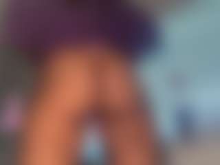 yourmamisilk's Live Sex Cam Show