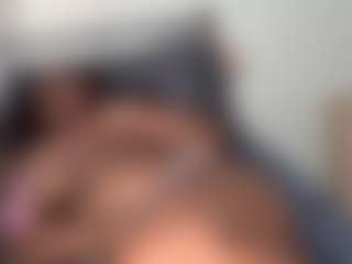 yourmamisilk's Live Sex Cam Show