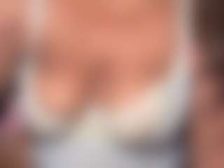 yourmamisilk's Live Sex Cam Show