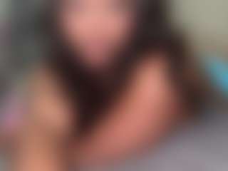 yourmamisilk's Live Sex Cam Show