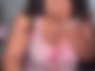 Live cam show with yourmamisilk - Curvy Teen (18+) on CamClone