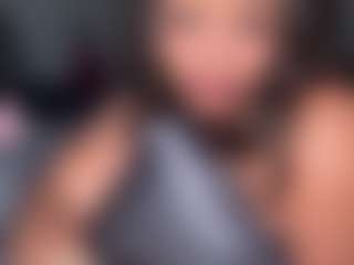 yourmamisilk's Live Sex Cam Show