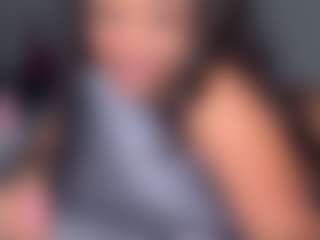 yourmamisilk's Live Sex Cam Show