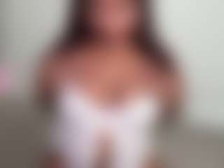 Live cam show with yourmamisilk - Black BBW on StripNow