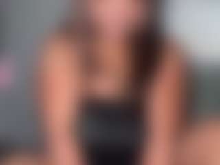 Live cam show with yourmamisilk - Sexy on CamwithHer