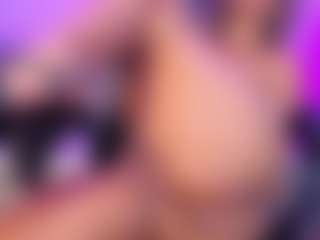 Live cam show with Agatha-Brooks-T - Flashing on liverealitysex.com