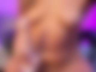 Agatha-Brooks-T MILF webcam performer live streaming
