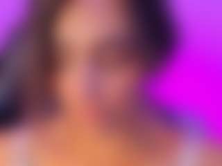 Agatha-Brooks-T MILF webcam performer live streaming