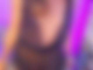 Live cam show with Agatha-Brooks-T - Striptease MILF on Camsoda
