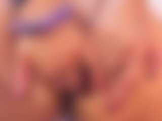 Agatha-Brooks-T MILF webcam performer live streaming