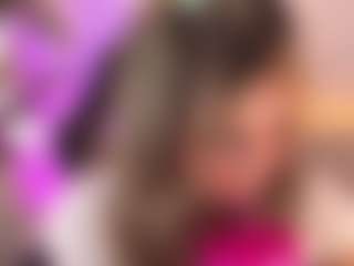 Live cam show with Agatha-Brooks-T - Thin on Milfs Live