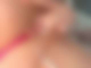 Live cam show with EveFina - Squirt on Camsoda