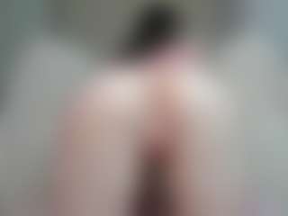 Live cam show with EveFina - Squirt on liverealitysex.com