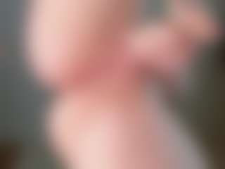 Live cam show with EveFina - Hairy Pussy Teen (18+) on liverealitysex.com