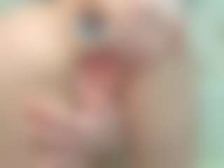 Live cam show with EveFina - Skinny on madthumbs