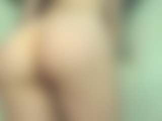 Live cam show with EveFina - Small Tits on sexylive.show