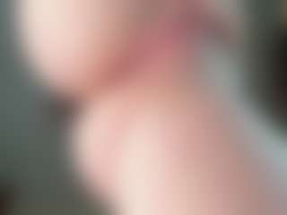 Live cam show with EveFina - Tease on StripNow