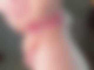 Live cam show with EveFina - Deepthroat on milfzrlive.com