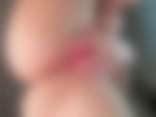 Live cam show with EveFina - Brown Eyes Black on instabang