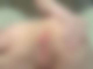 Live cam show with EveFina - Granny Squirt on livesuperchat.net