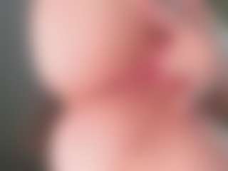 Live cam show with EveFina - Green Eyes on liverealitysex.com