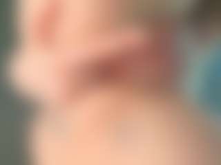 Live cam show with EveFina - Ebony Squirt on live.xheat.ai
