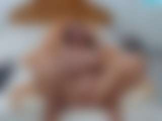 ishaRose MILF webcam performer live streaming