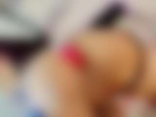 Live cam show with IvannaOrtizz - Brown Eyes on AdultVida.com