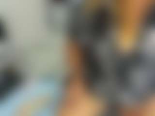 Live cam show with kazsandrah - Granny on Milfs Live
