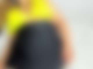 Live cam show with kazsandrah - MILF on studioflirtlive.com