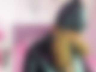 kazsandrah MILF webcam performer live streaming