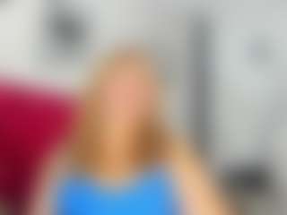 Live cam show with kazsandrah - Middle Aged on studioflirtlive.com
