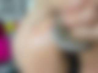 Live cam show with kazsandrah - Blonde Hair on AdultVida.com